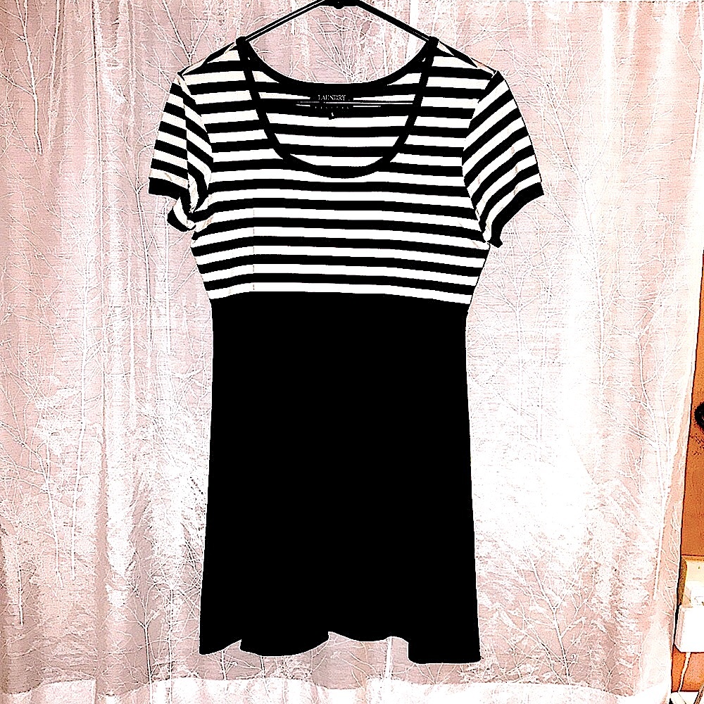 (NWOT) Laundry by Shelli Segal Black and Cream Striped Short Sleeve Mini Dress